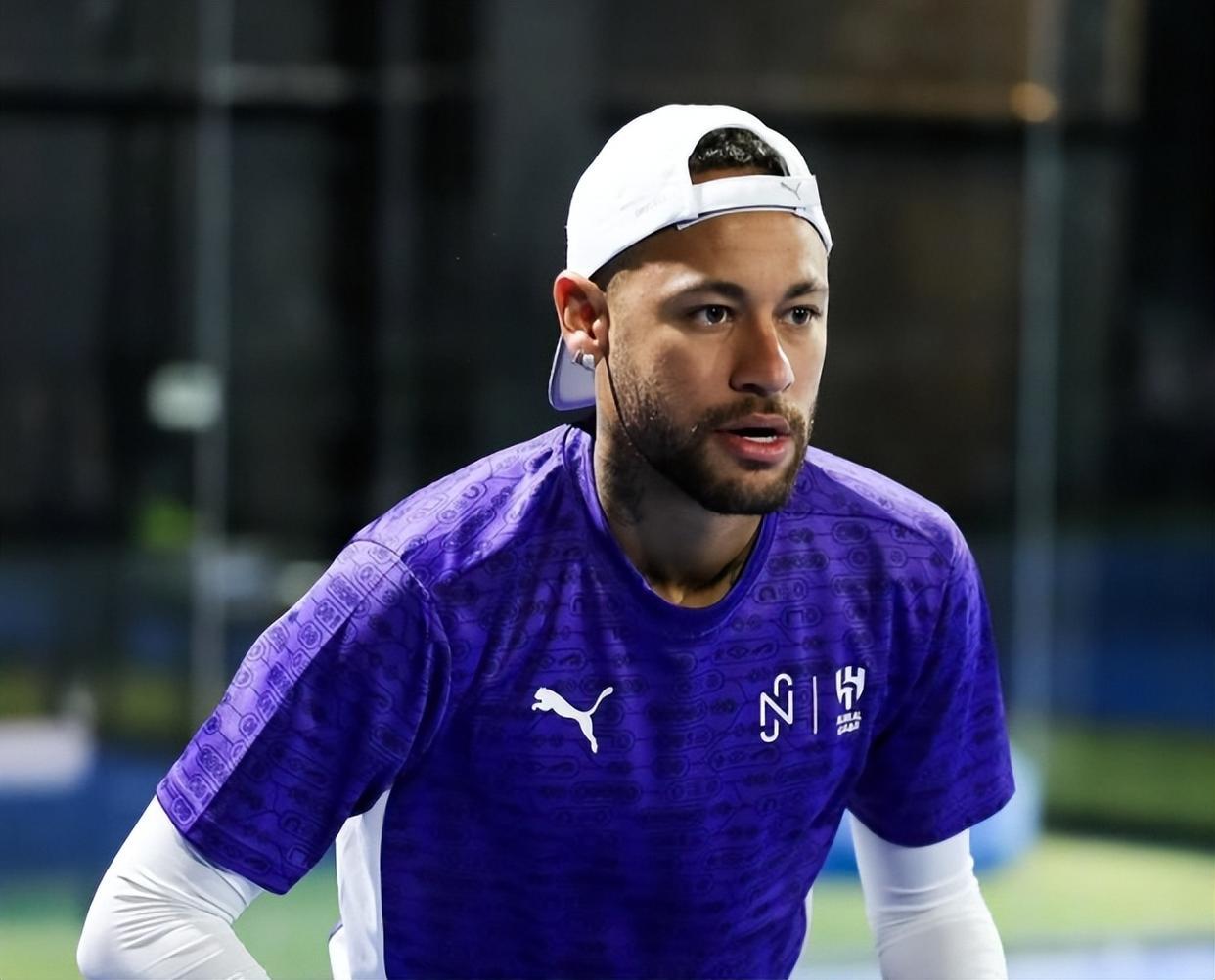 内马尔连续十五场比赛得分超过大比分获胜，美国队不断突破！