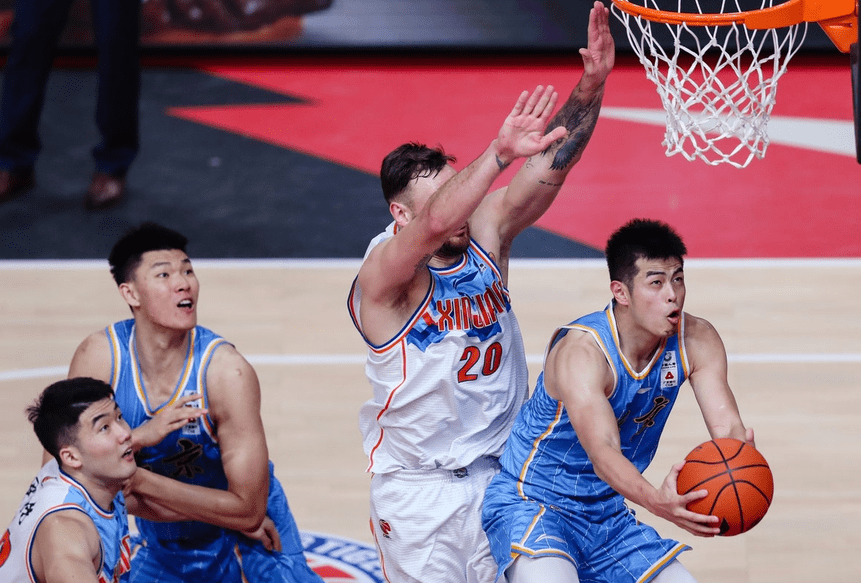 九游体育-包含德约科维奇与80激战公牛分钟，大比分获胜胜负难料！，Faker焦点对战全场沸腾不已的词条-九游体育